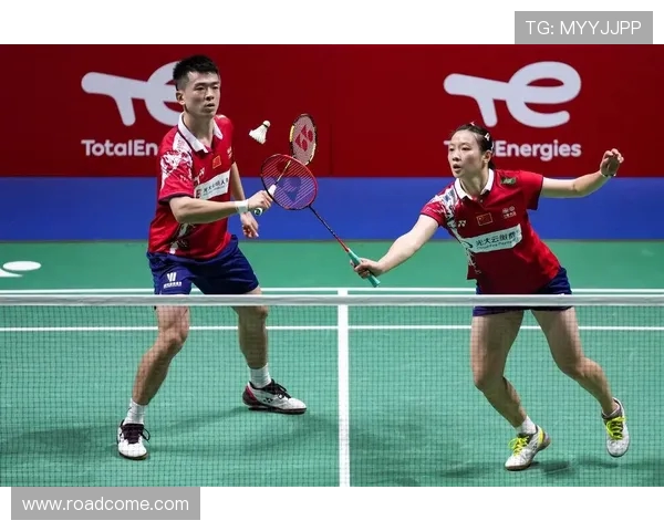 杭州羽毛球队与成都羽毛球队赛后复盘个人能力对比分析